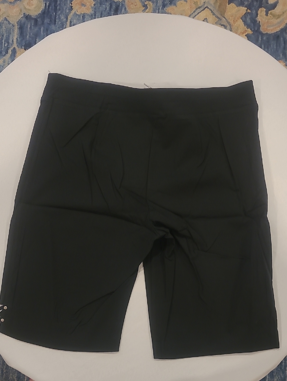 AVENUE Rivet Stretch Shorts. 18/20. Black. NWT!